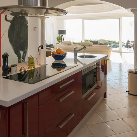 וילה Chimenea 16 נרחה